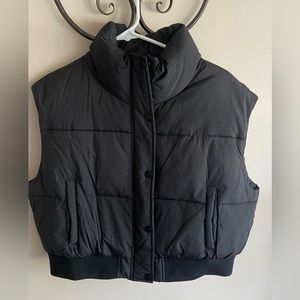 Cropped puffer vest